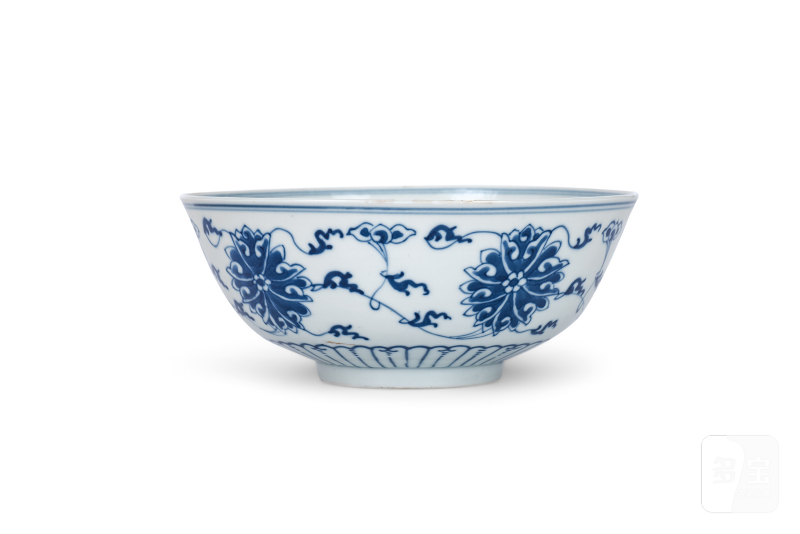 青花缠枝莲纹碗
